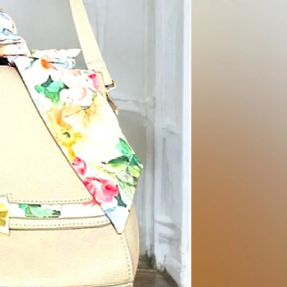 Betsey Johnson XO Celyn Top Handle Crossbody Bag Floral Scarf Tan Grey pre loved